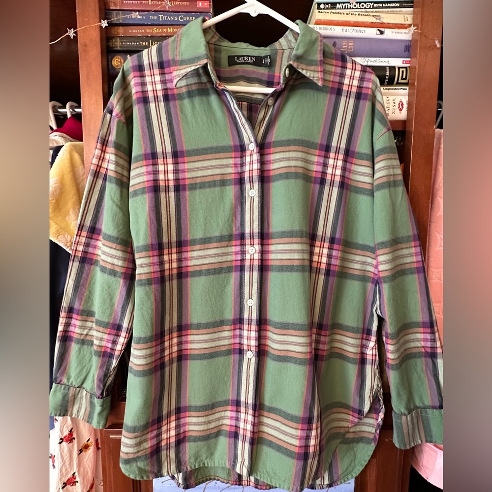 Women’s Lauren Ralph Lauren Multi-Color Plaid Button Down Shirt. Size L.